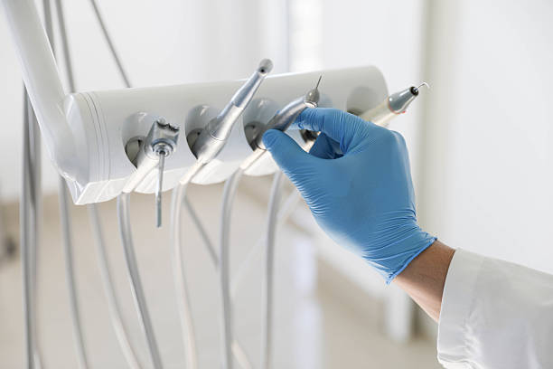 Professional Tooth Extraction technician working in La Joya, TX